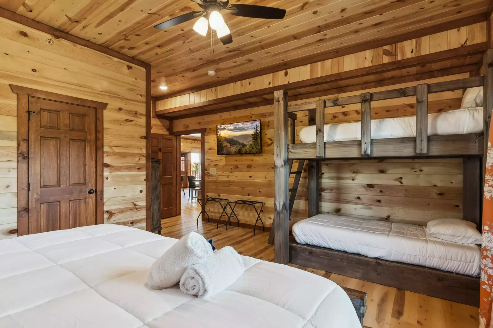 Splash Mountain Lodge