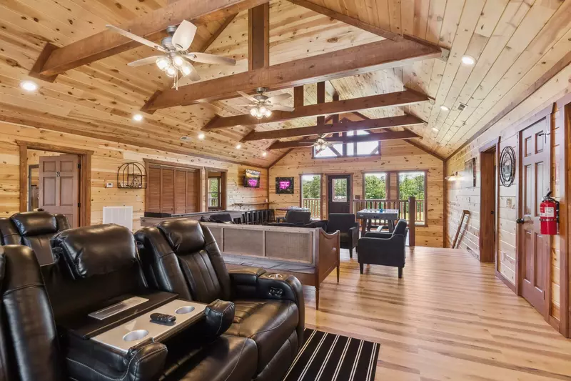 Splash Mountain Lodge