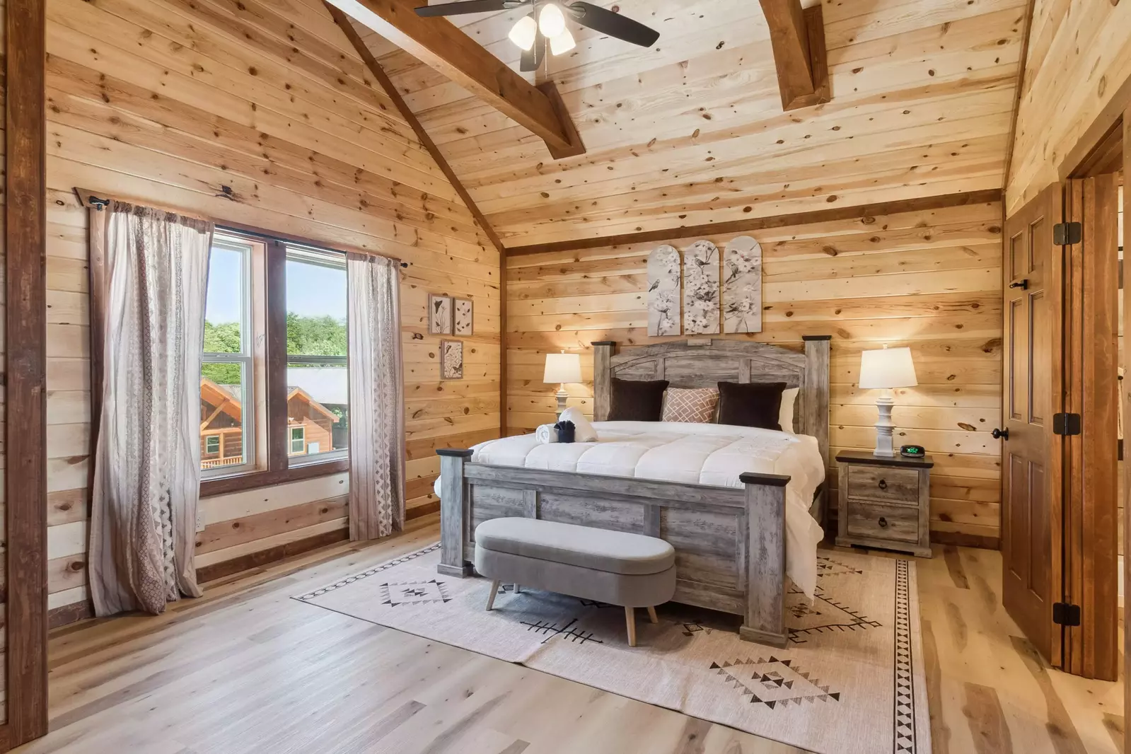 Splash Mountain Lodge