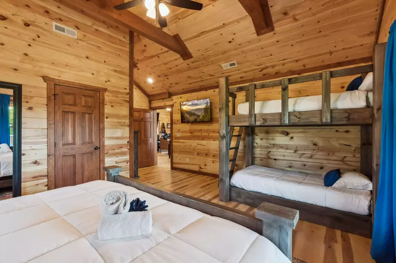 Splash Mountain Lodge