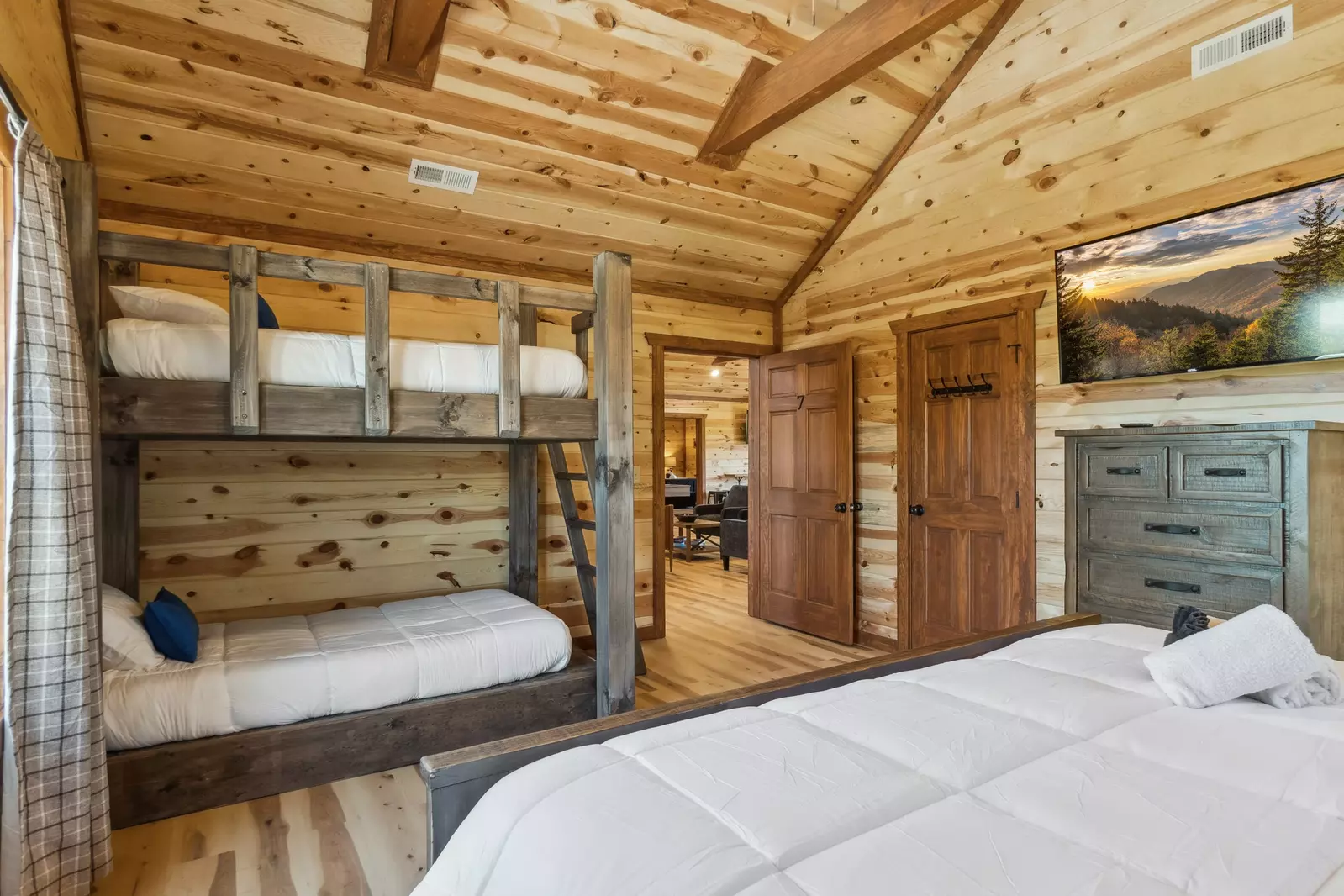 Splash Mountain Lodge