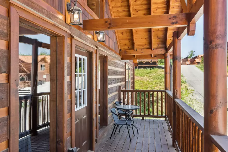 Splash Mountain Lodge