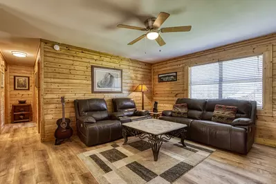 Happy Hollow Hideaway living room