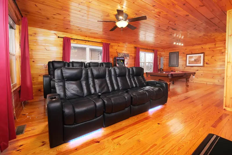 Luxury Theatre Cabin
