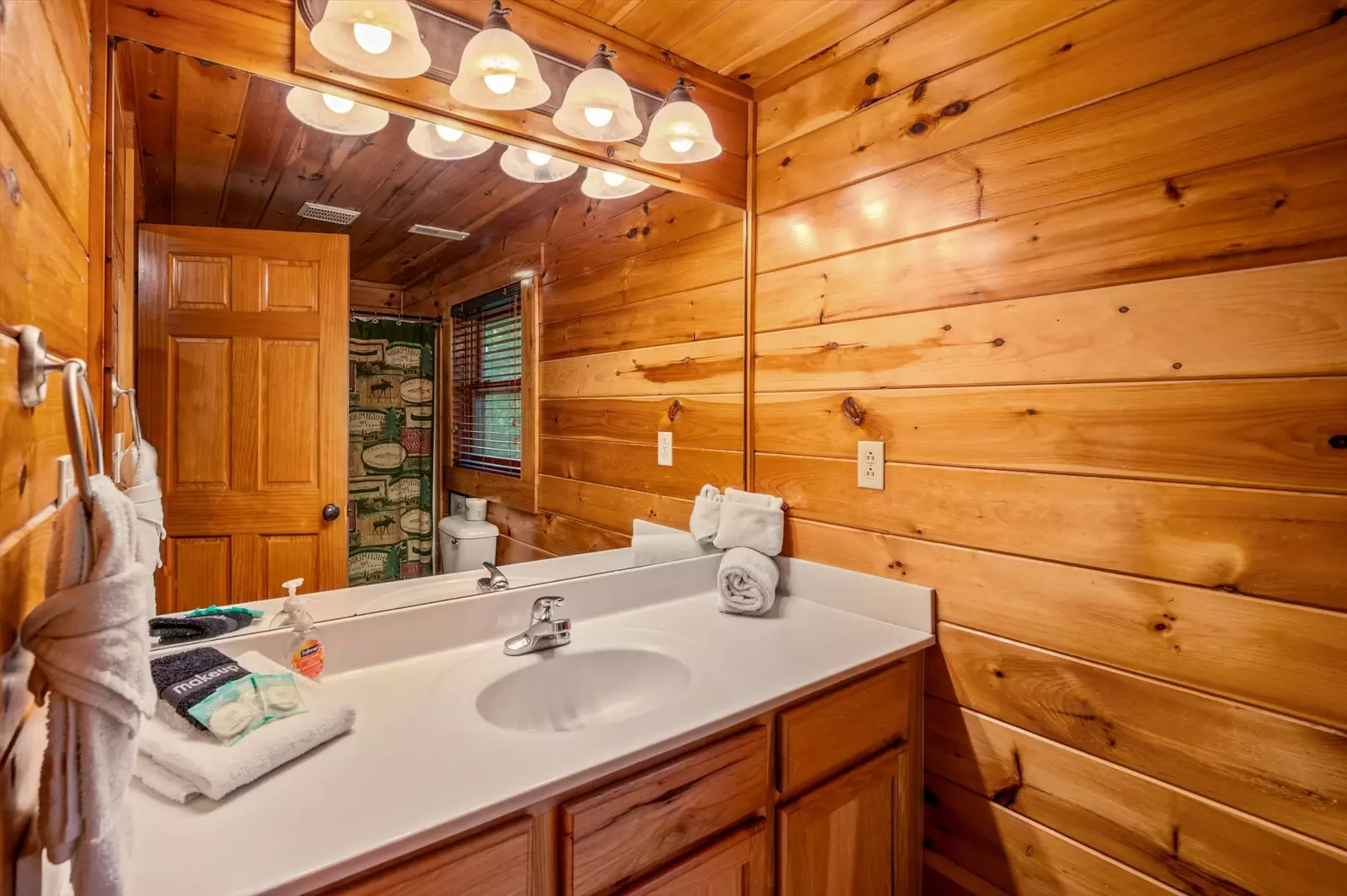 Property image, Interior, of Mountain Magic