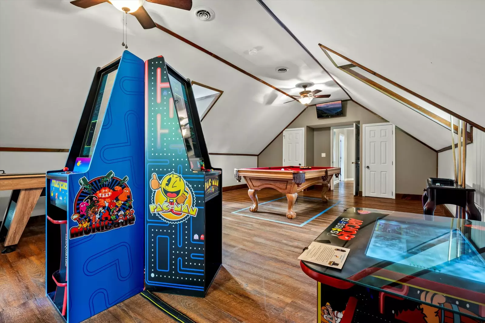 Property image, Interior, of Mountain View Mansion