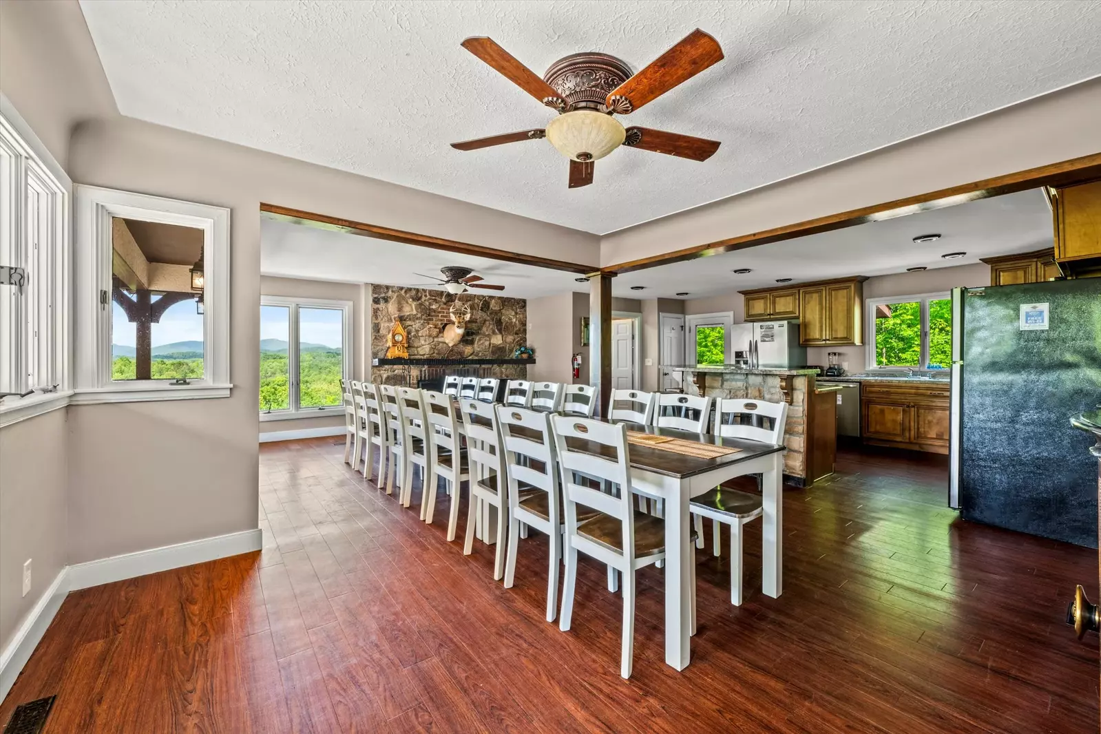 Property image, Interior, of Mountain View Mansion