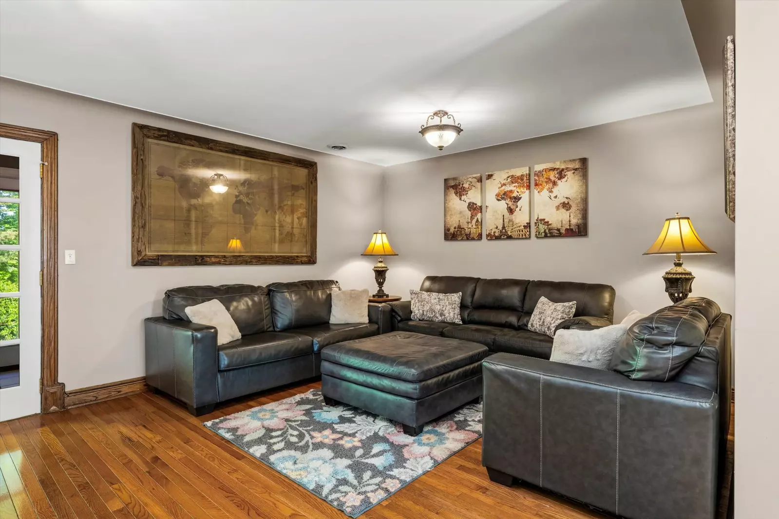Property image, Interior, of Mountain View Mansion
