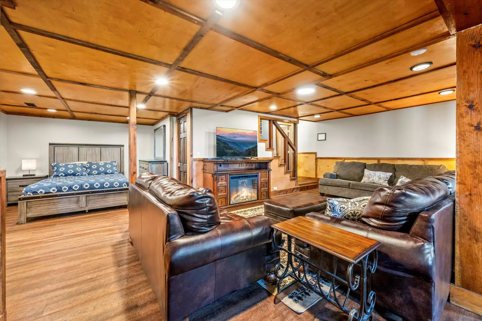 Property image, Interior, of Mountain View Mansion