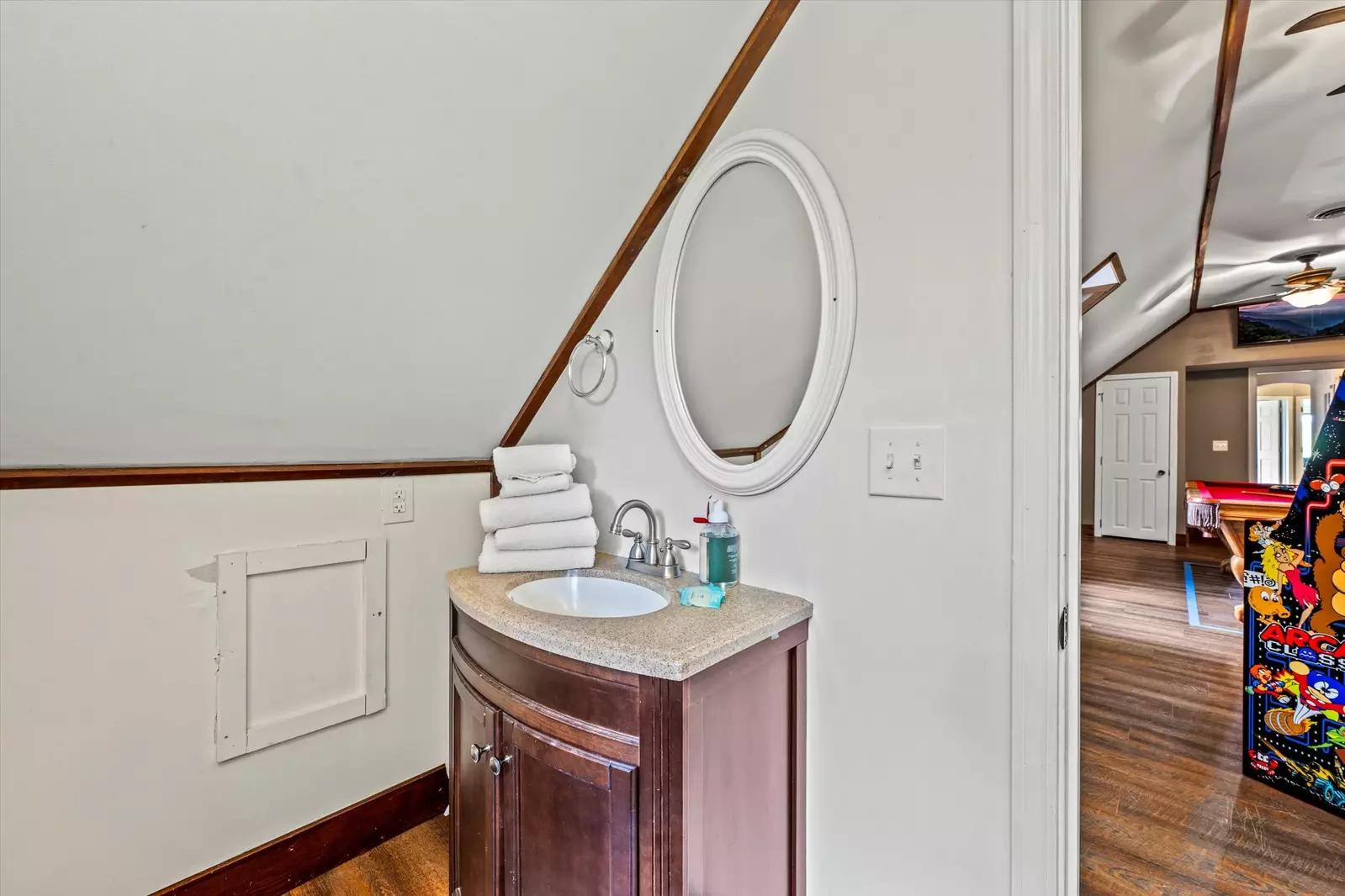Property image, Interior, of Mountain View Mansion