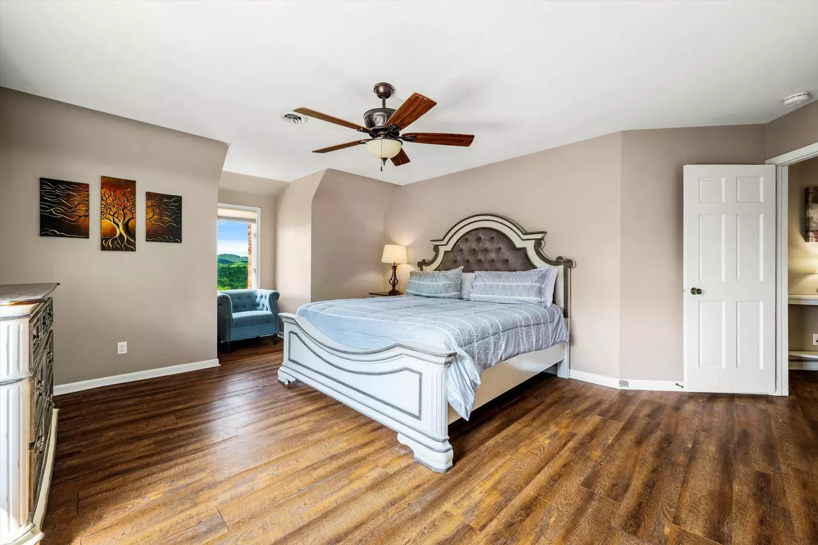 Property image, Interior, of Mountain View Mansion