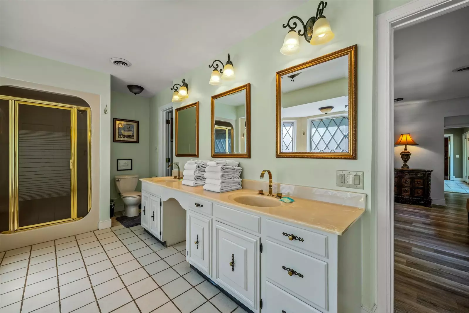 Property image, Interior, of Mountain View Mansion