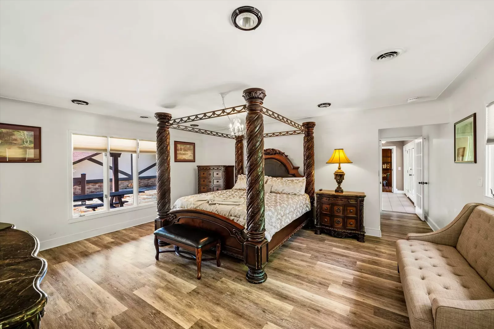Property image, Interior, of Mountain View Mansion