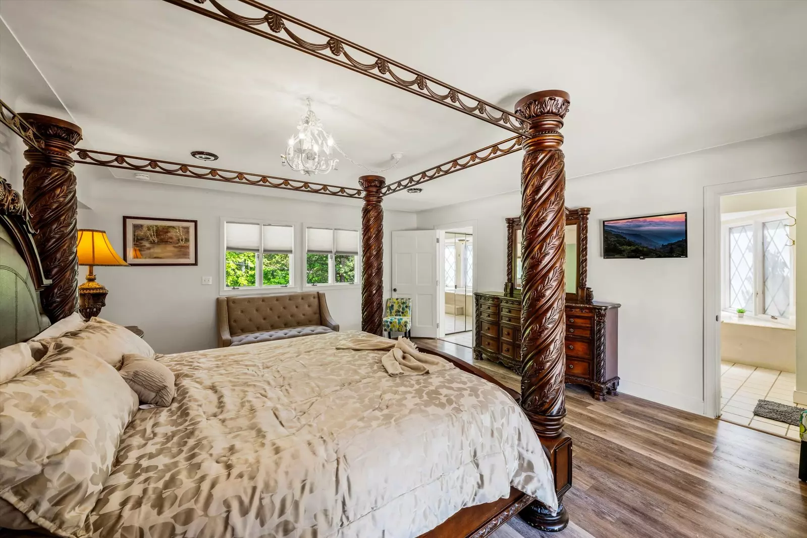 Property image, Interior, of Mountain View Mansion