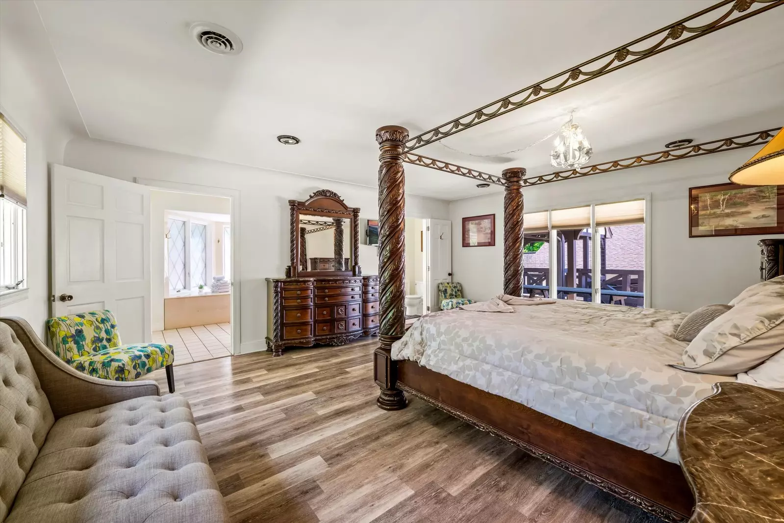 Property image, Interior, of Mountain View Mansion