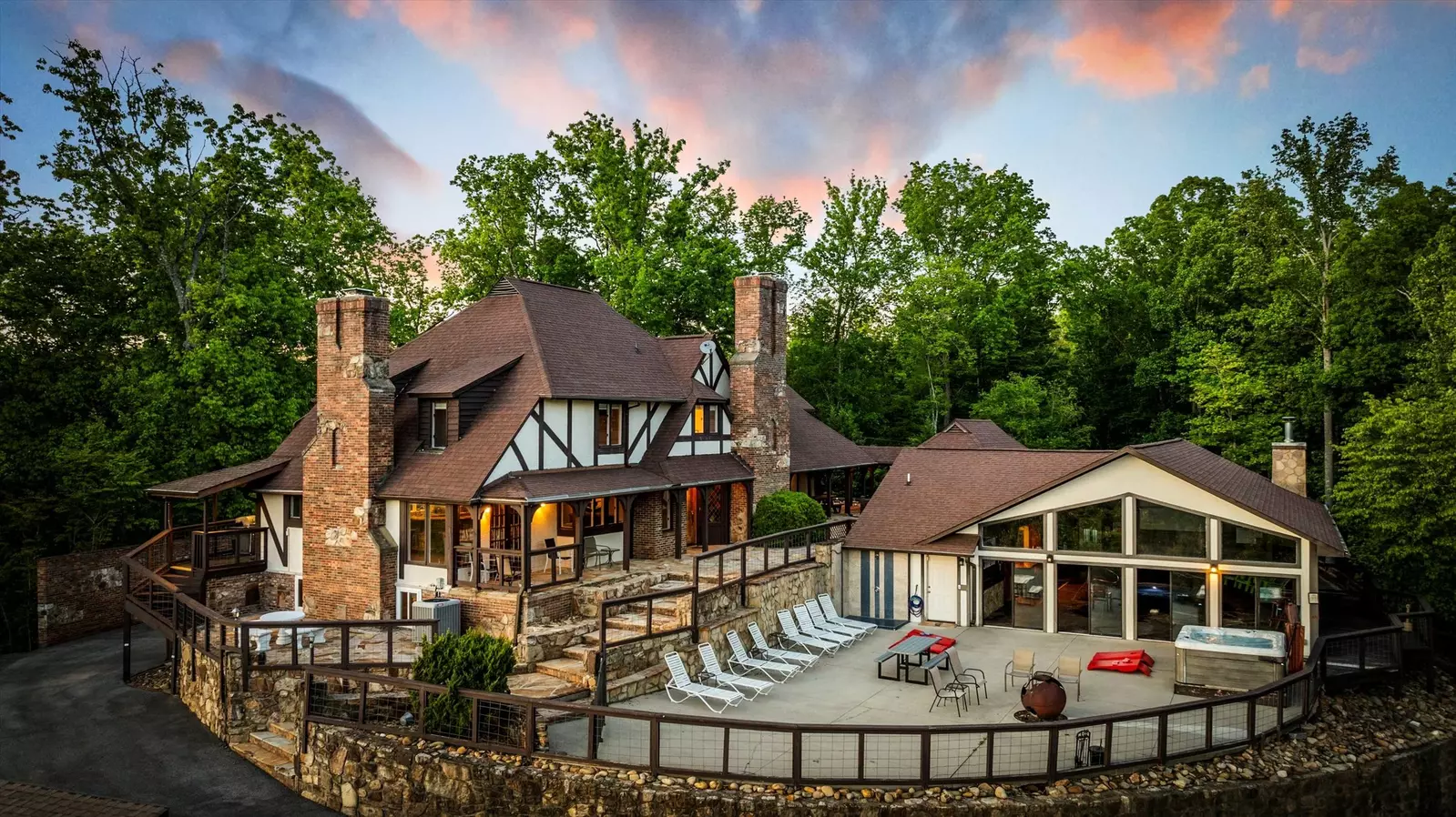 Property image, Interior, of Mountain View Mansion