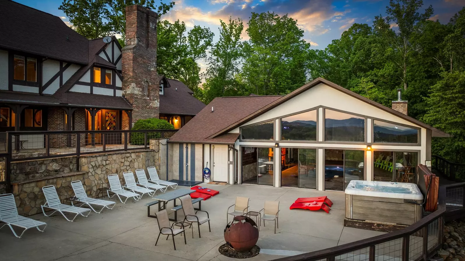 Property image, Interior, of Mountain View Mansion