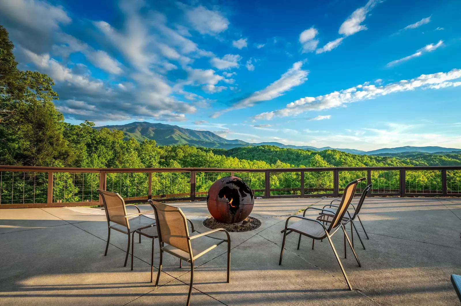Property image, Interior, of Mountain View Mansion