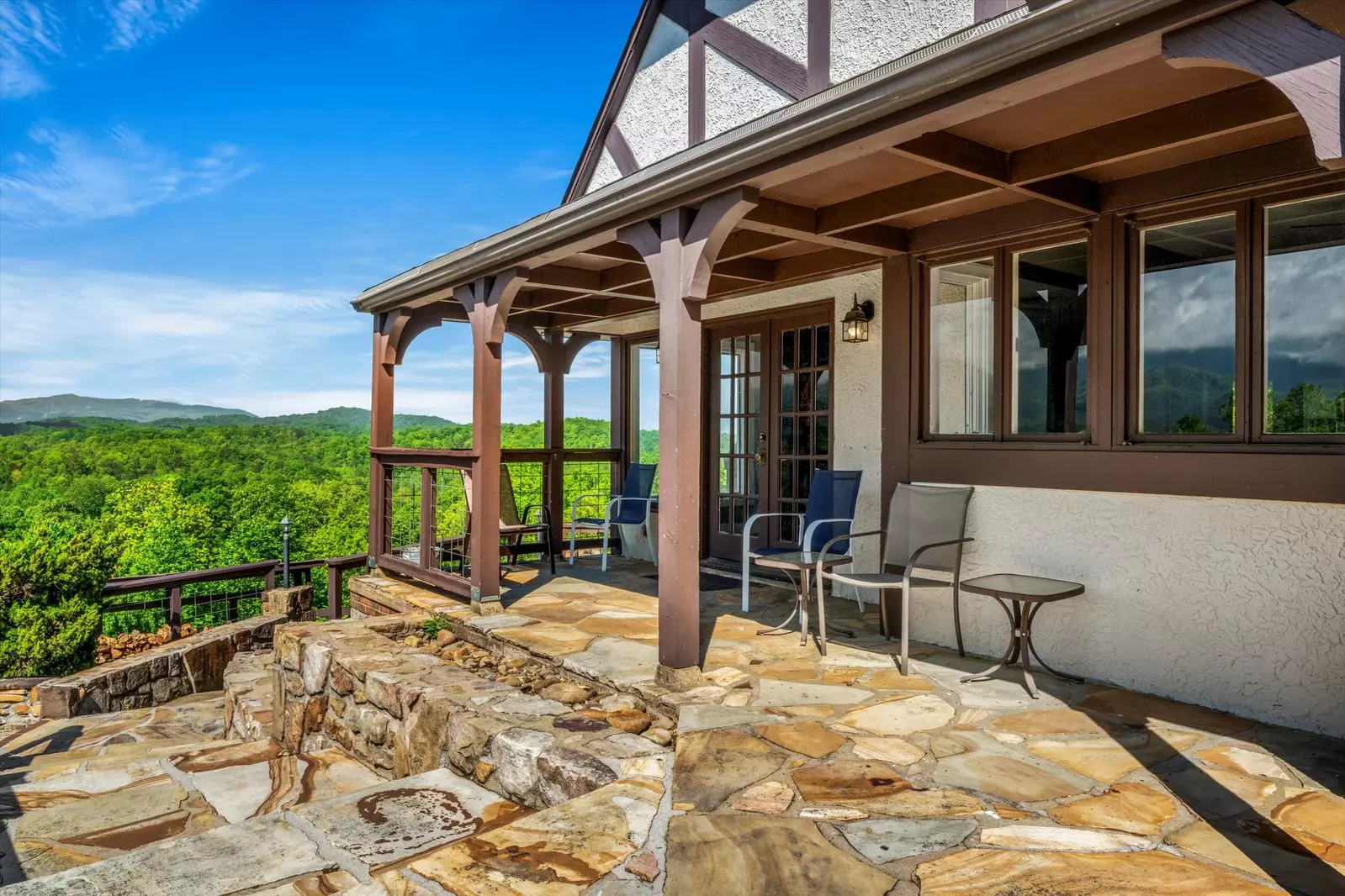 Property image, Interior, of Mountain View Mansion