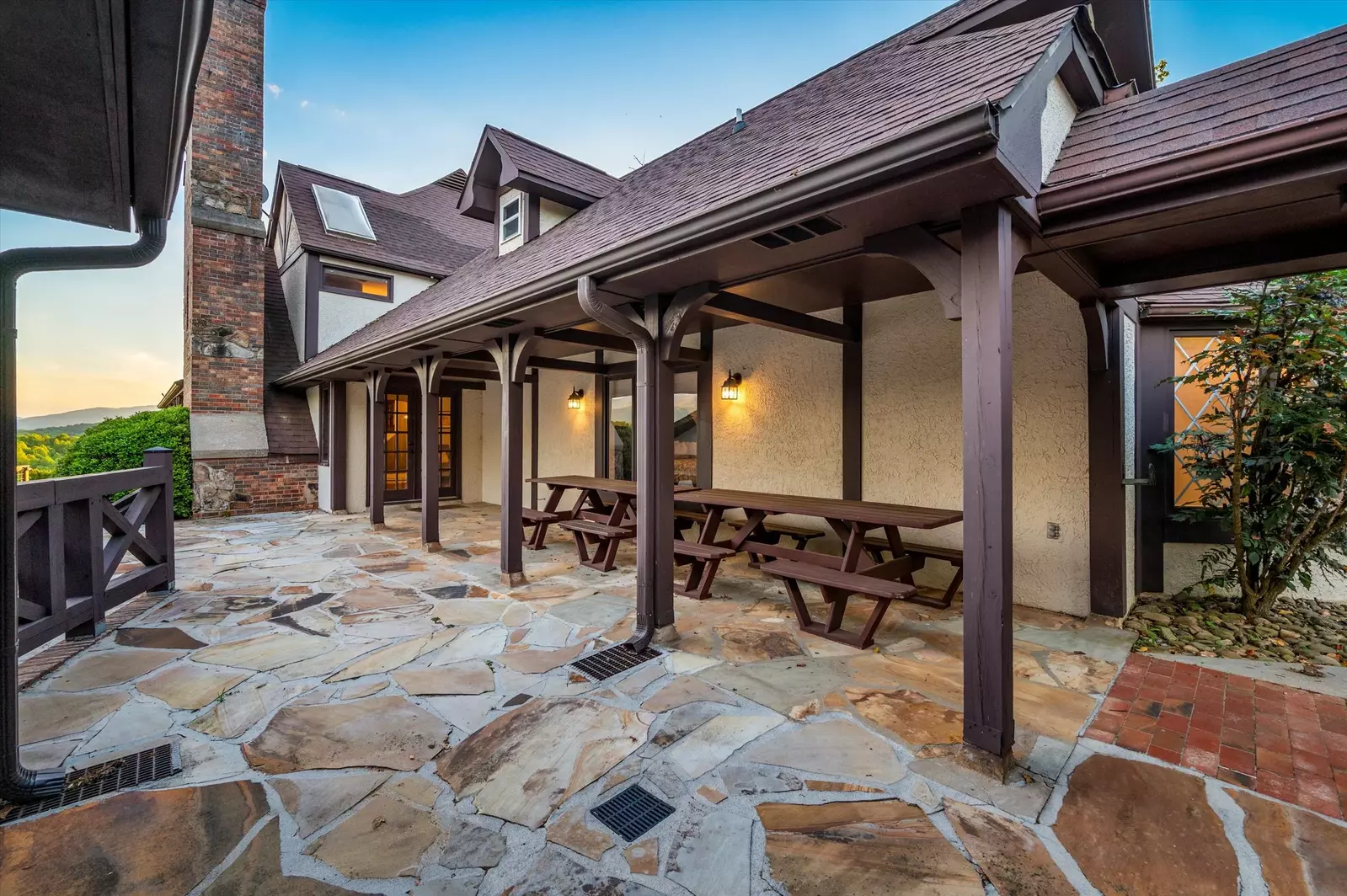 Property image, Interior, of Mountain View Mansion