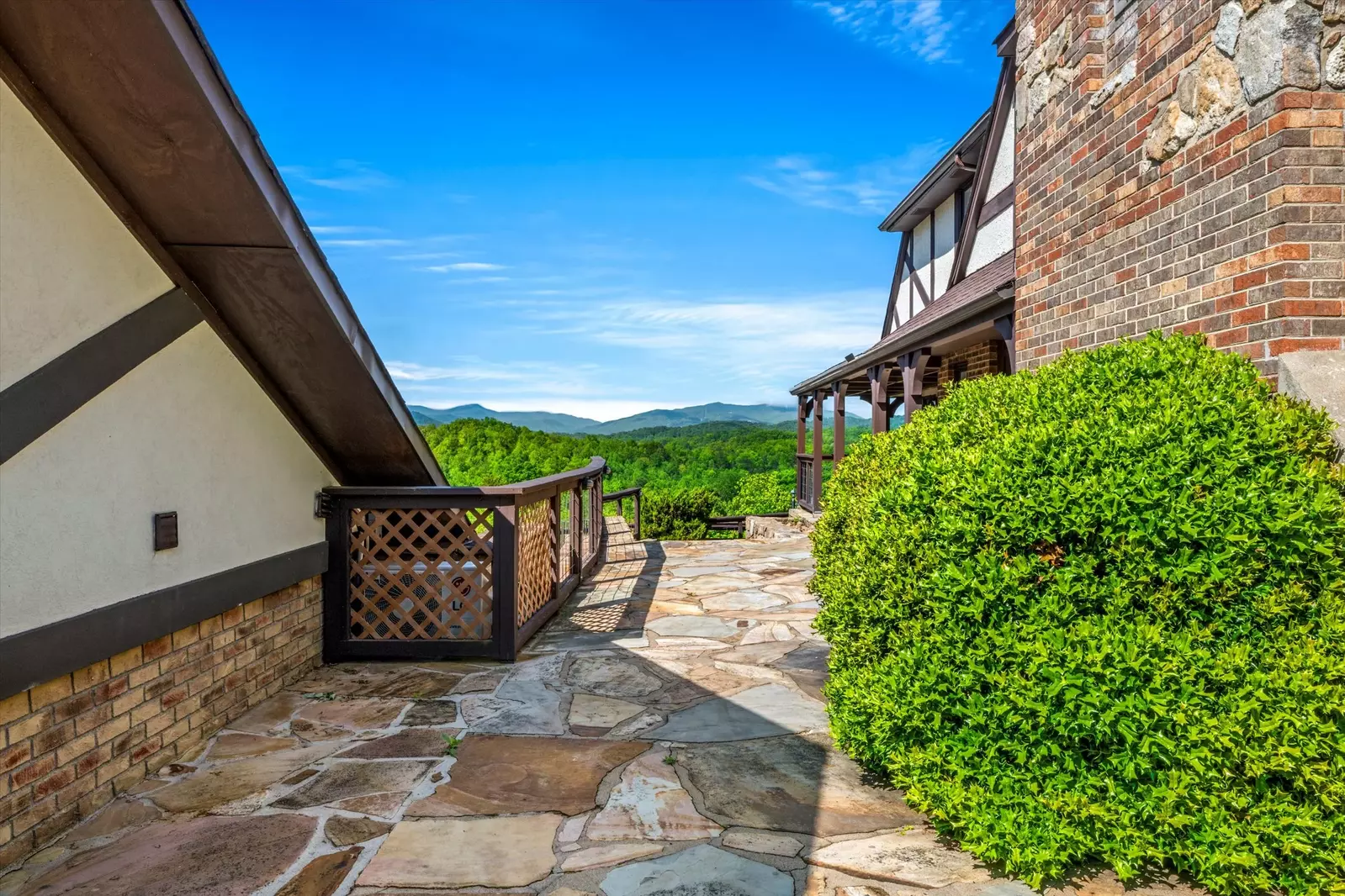 Property image, Interior, of Mountain View Mansion
