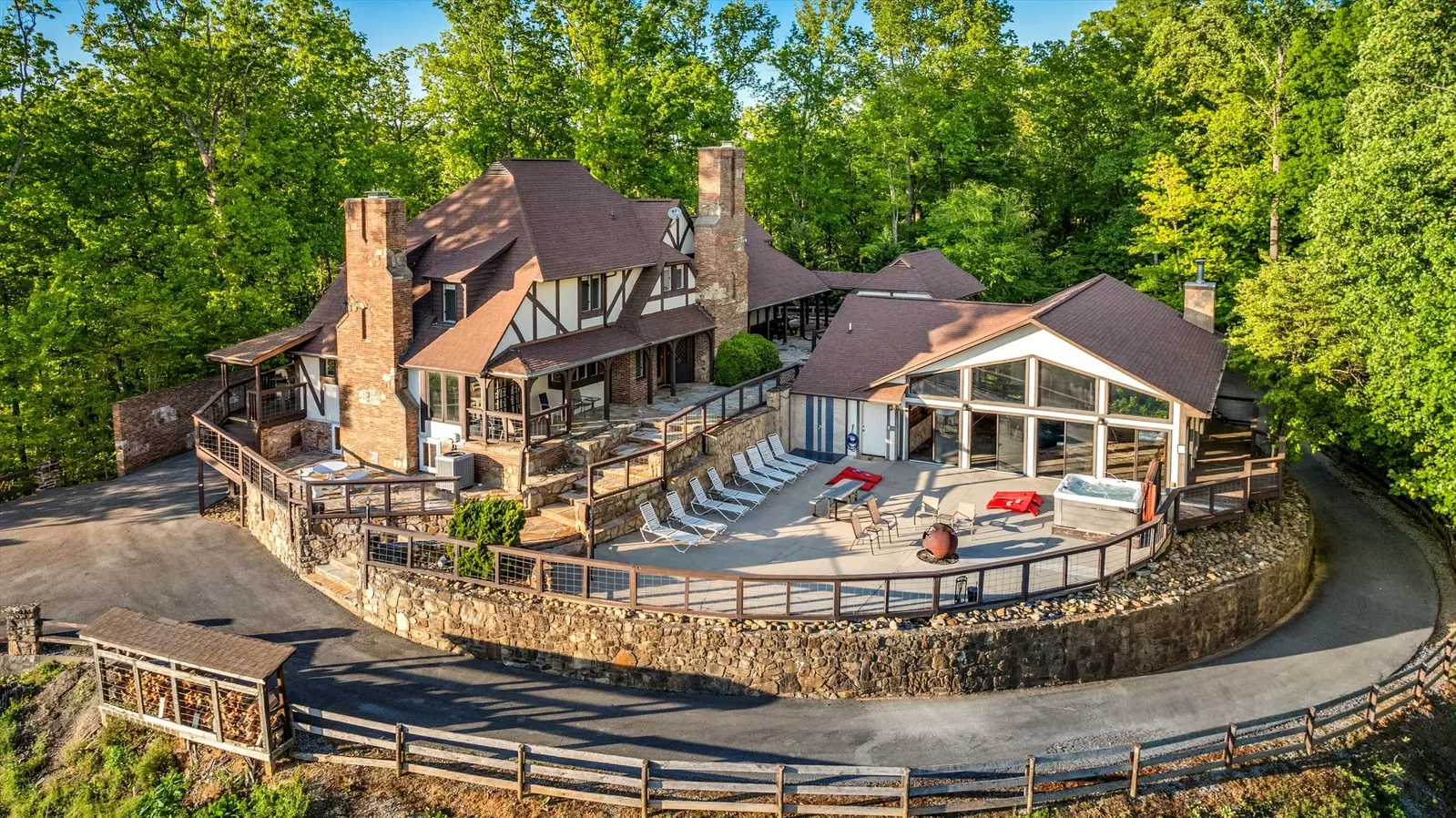 Property image, Interior, of Mountain View Mansion