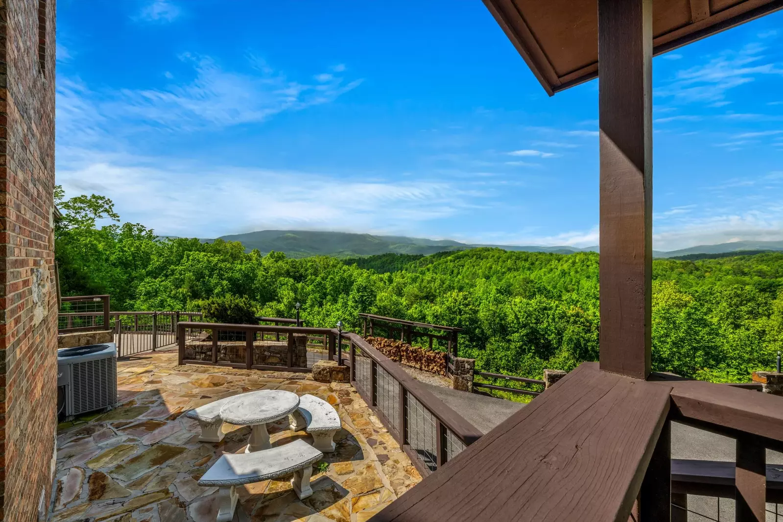 Property image, Interior, of Mountain View Mansion