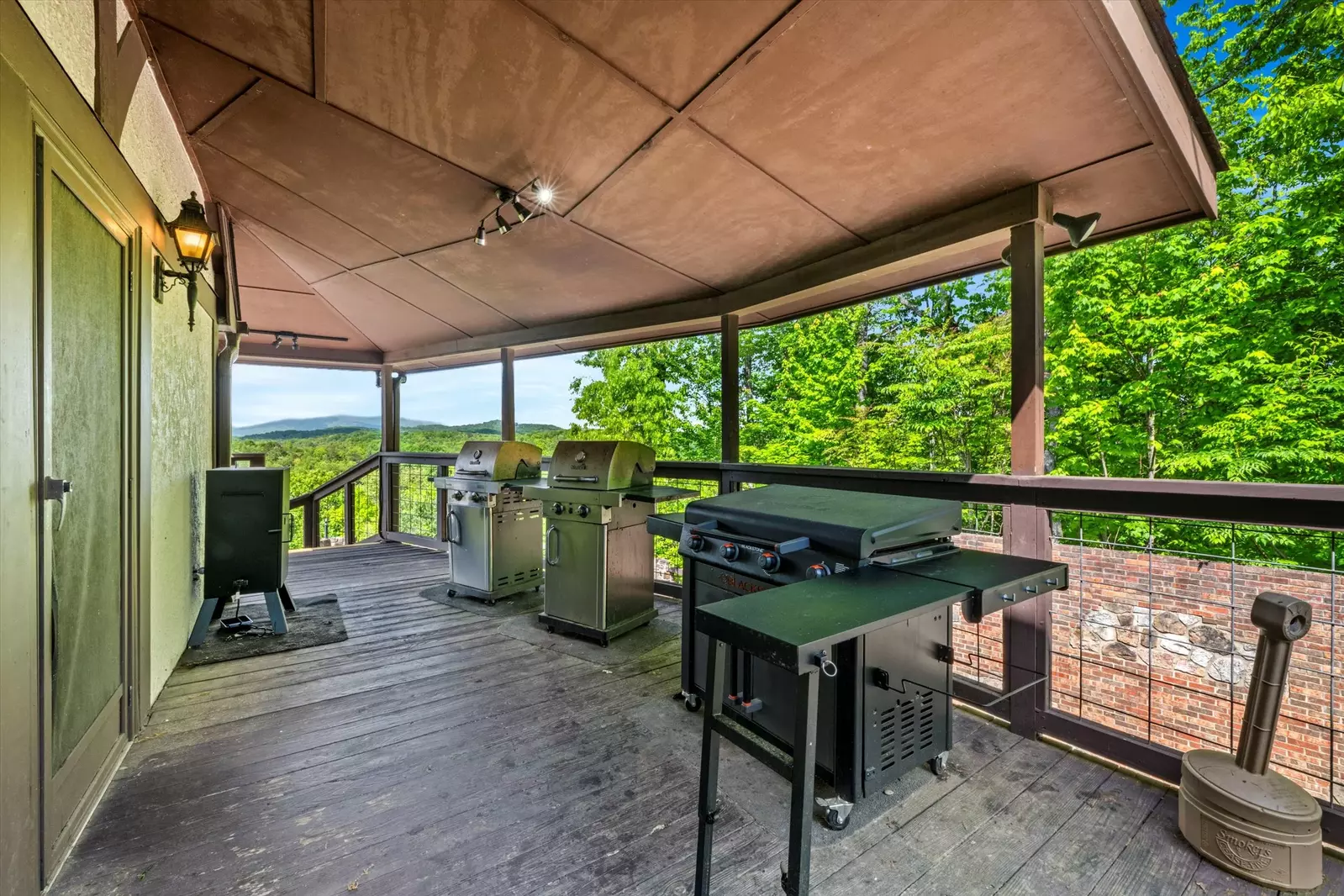 Property image, Interior, of Mountain View Mansion