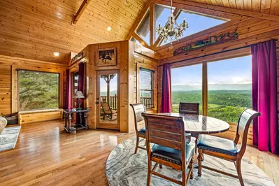 Property image, Interior, of Soaring High (#44)