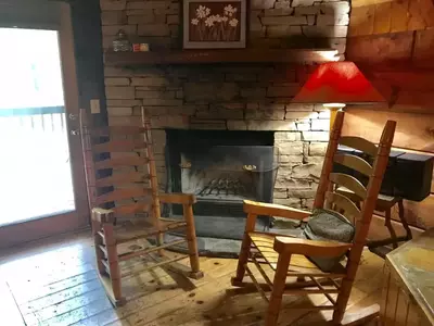 Gatlinburg Adventure Cabins - Teaberry 