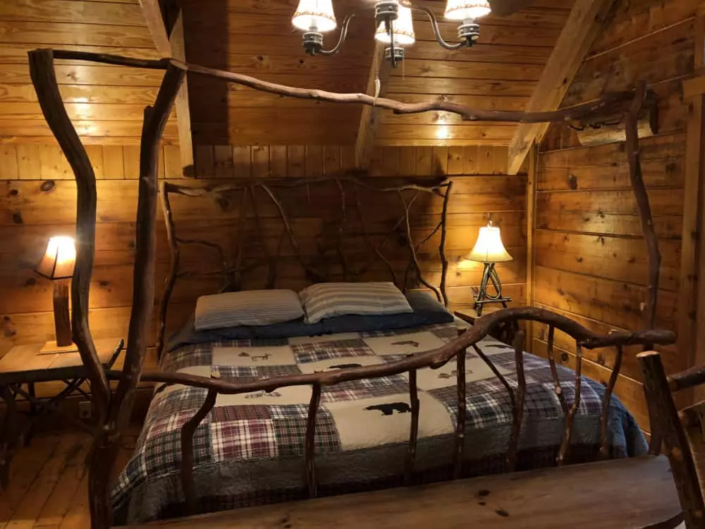 Gatlinburg Adventure Cabin - Mountain Camelia