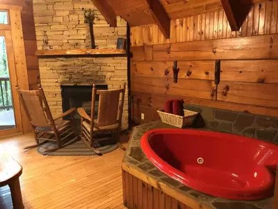Gatlinburg Adventure Cabins - Pine Needle
