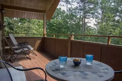 TreeHouse Hideaway