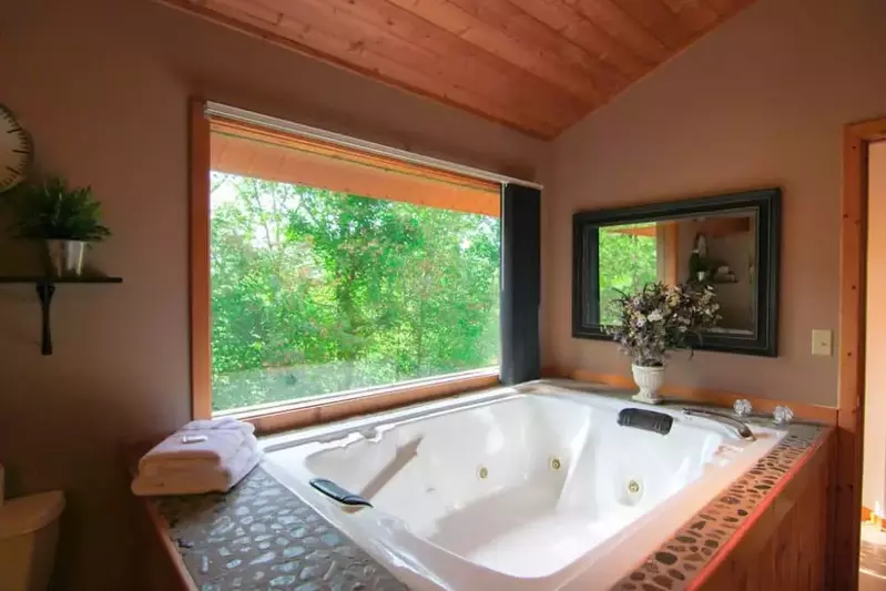 TreeHouse Hideaway