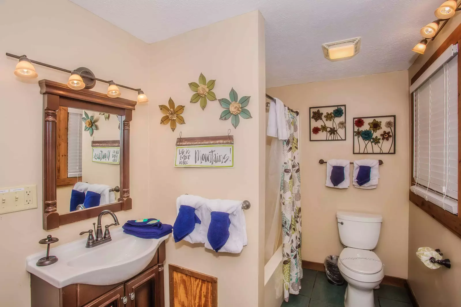 Smoky Bear Lodge