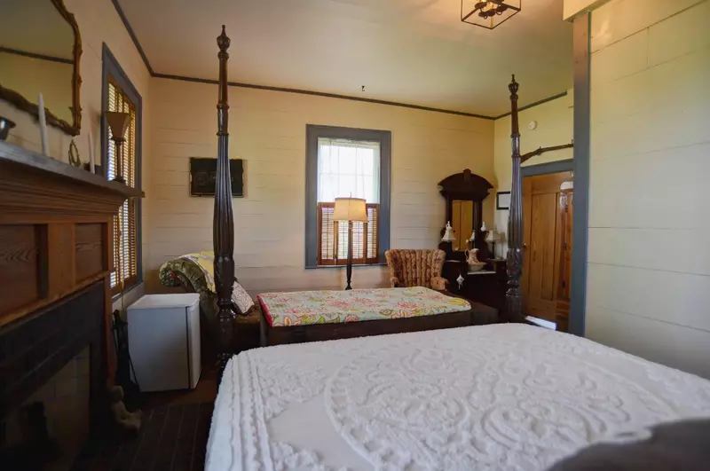 The Laconia Bedroom @ The Sidecar Inn Bed & Breakfast