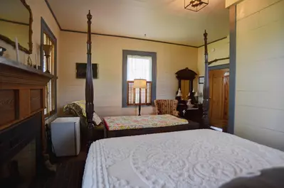 The Laconia Bedroom @ The Sidecar Inn Bed & Breakfast