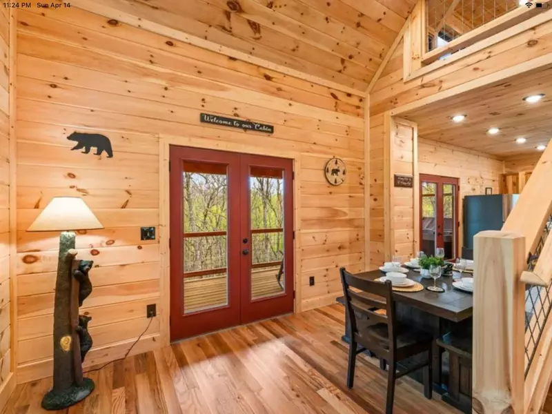Dining room table