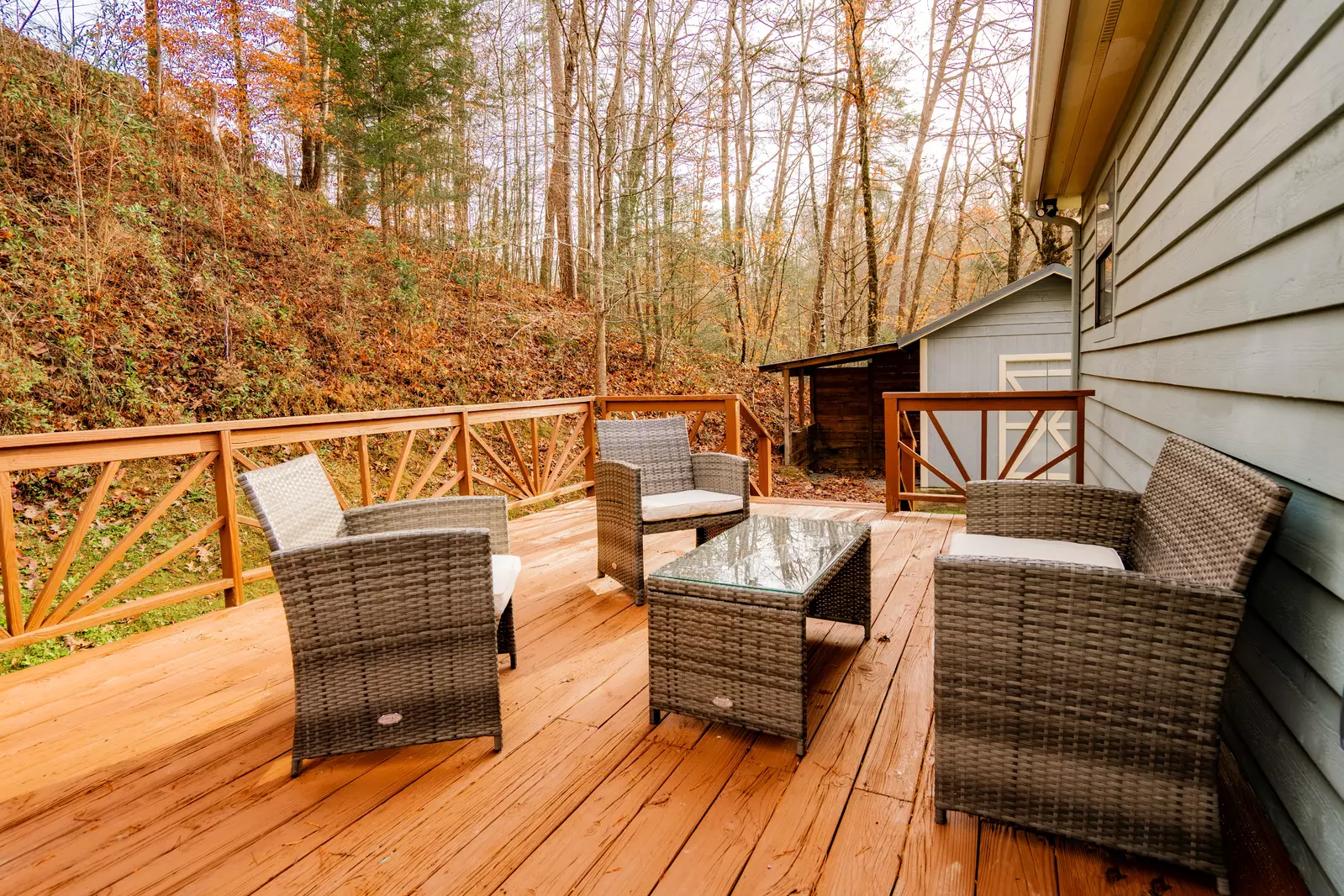 Charming Cottage w/Hot Tub!
