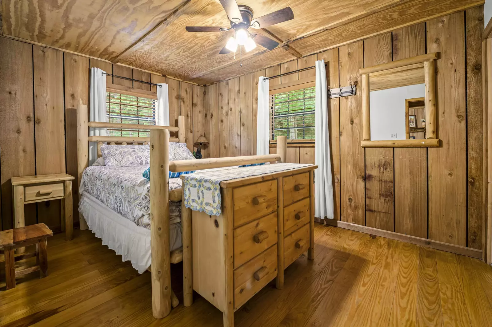 Quiet Creek Cabin