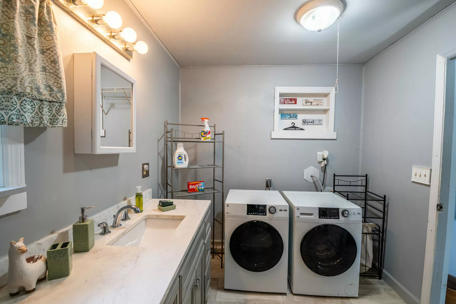 Master Bathroom/Laundry