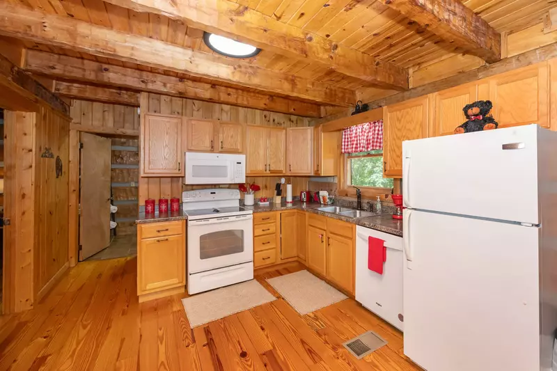 Yoli Bear Hideaway