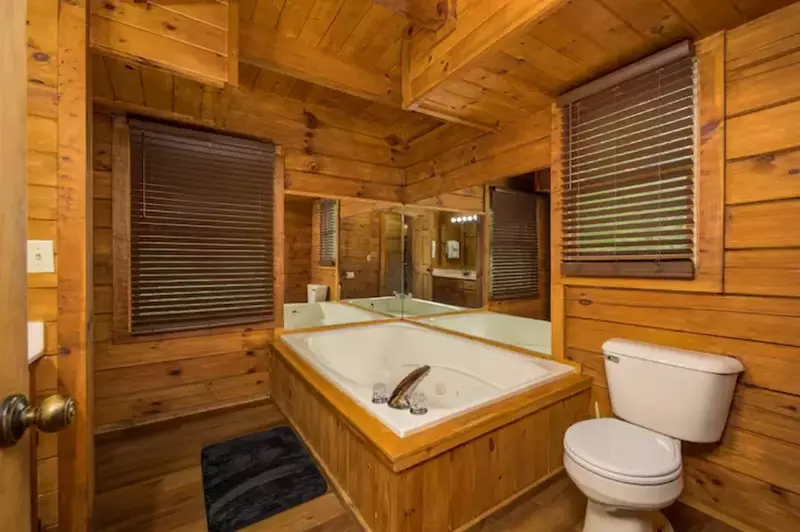 Main floor bathroom with jetted tub