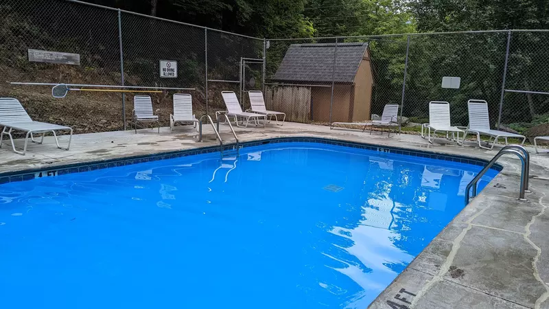 Seasonal Community Pool2