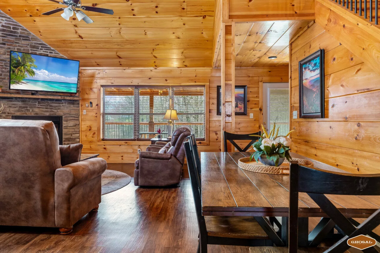 Whispering Pines Retreat By Ghosal Luxury Lodging