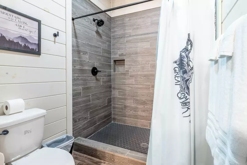 Dolly's Splash Pad Cabin
