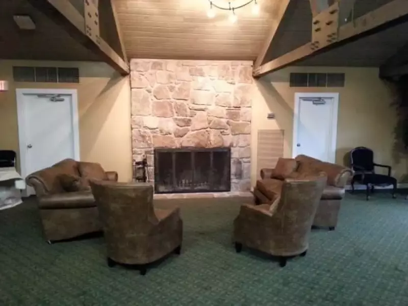 Wafloy's Steiner-Bell Lodge  |  Sleeps 126 (32 Private Rooms)