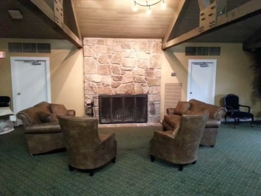 Wafloy's Steiner-Bell Lodge  |  Sleeps 126 (32 Private Rooms)