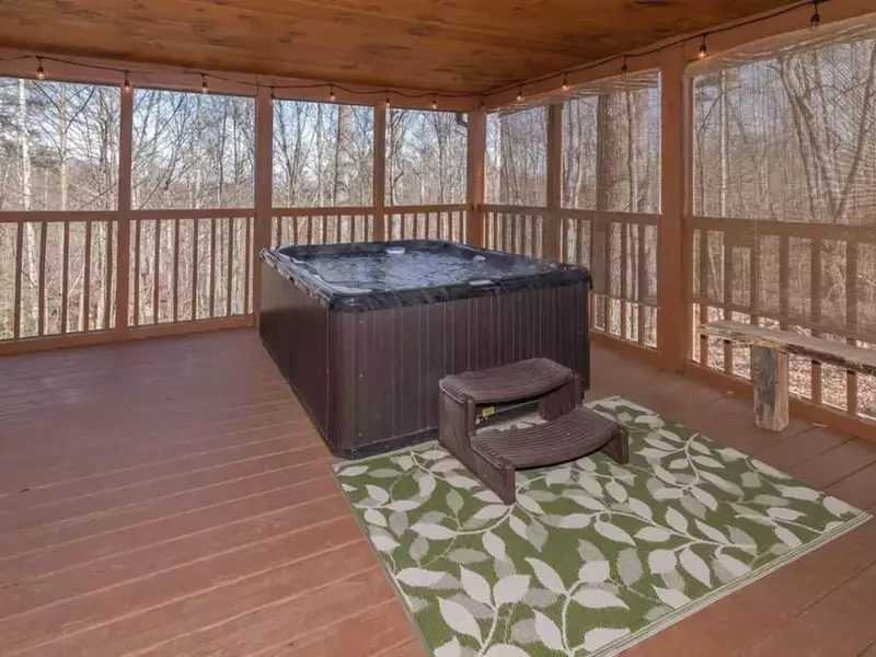 Treehouse at the Glades