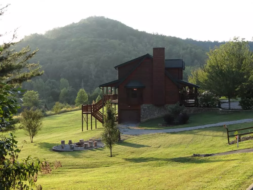 Smoker Holler Hideaway